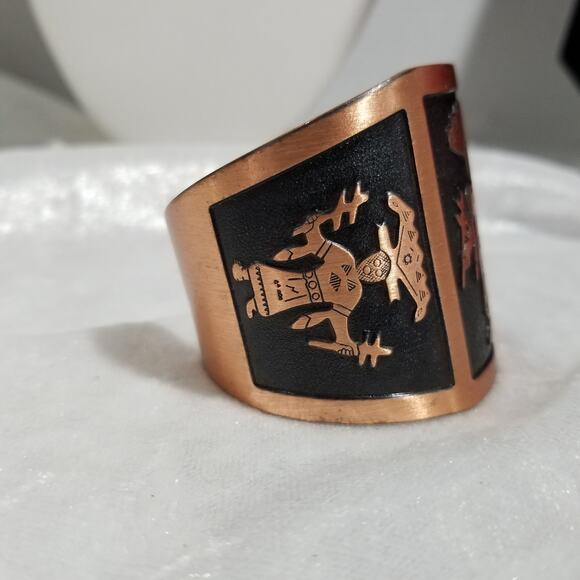 Vintage copper Kachina dancer cuff bracelet 1.1422 - Picture 5 of 13